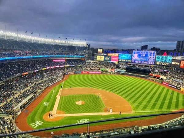 Yankee Stadium, bloc: 417, rangée: 2, place: 4