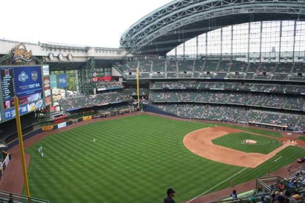 American Family Field, bloc: 437, rangée: 19, place: 17