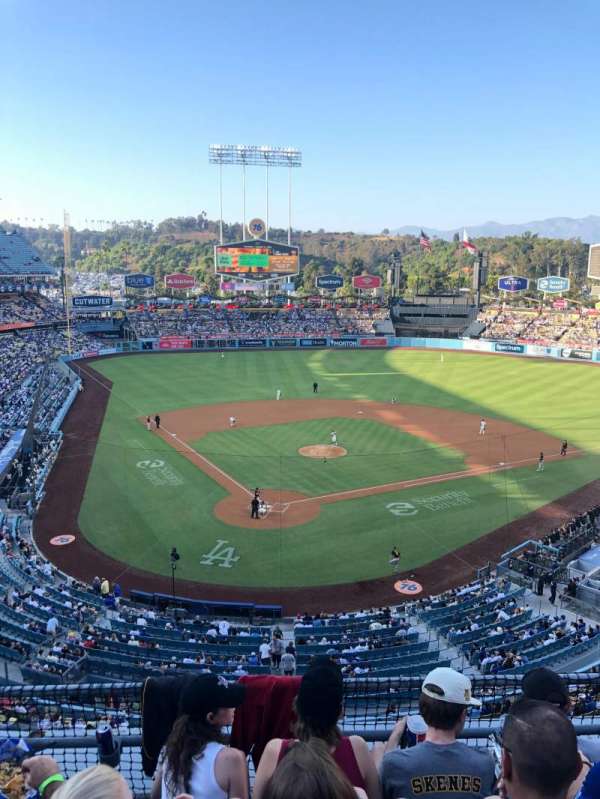 Dodger Stadium, bloc: 4RS, rangée: D, place: 4