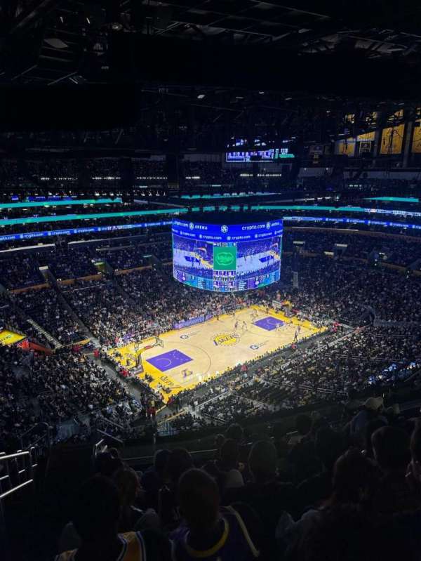 Crypto.com Arena, bloc: 321, rangée: 11, place: 26