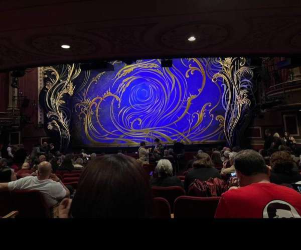 Imperial Theatre, bloc: Orchestra L, rangée: Q, place: 6