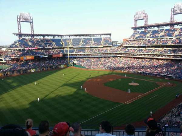 Citizens Bank Park, bloc: 331, rangée: 5, place: 13