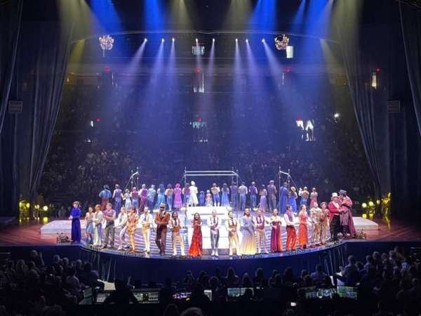 Value City Arena, bloc: 123, rangée: R, place: 1