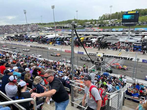 Martinsville Speedway, bloc: Blue Ridge Tower, rangée: 24, place: 24