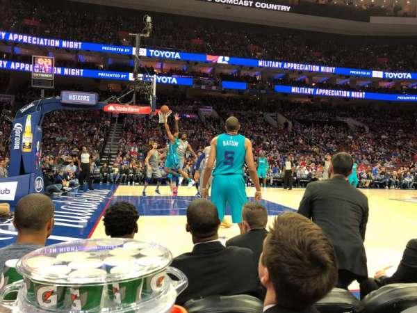 Xfinity Mobile Arena, bloc: 124, rangée: AA, place: 3