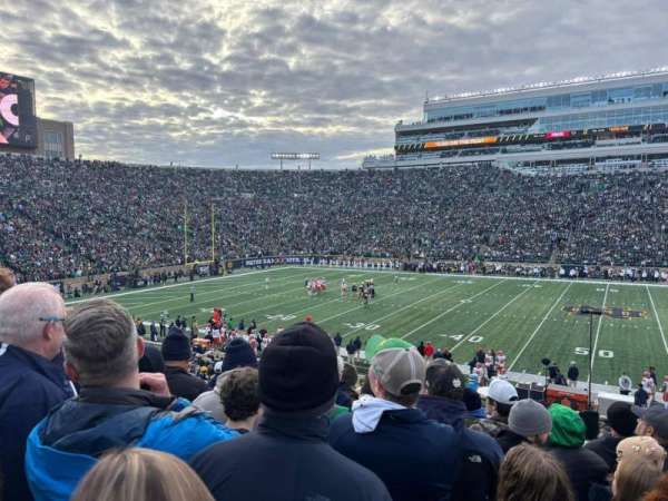 Notre Dame Stadium, bloc: 10, rangée: 38, place: 9