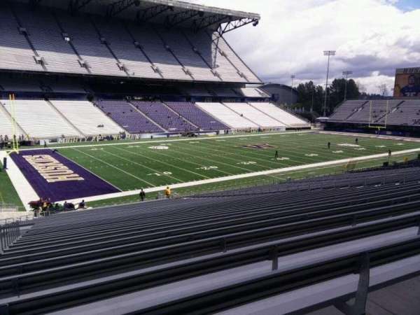 Husky Stadium, bloc: 110, rangée: 40, place: 25