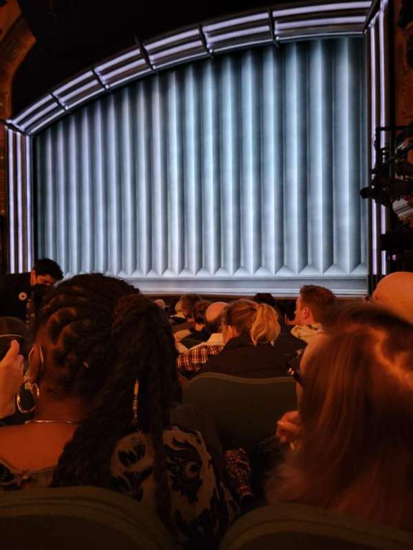 Shubert Theatre, bloc: Orchestra R, rangée: K, place: 10