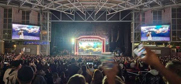 RBC Amphitheatre, bloc: 303, rangée: J, place: 15