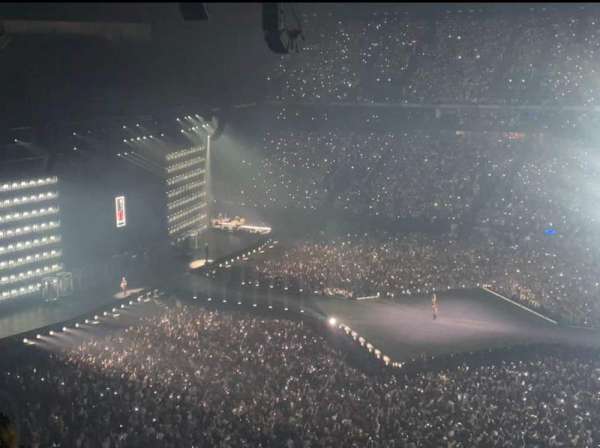 Paris La Défense Arena, bloc: 405, rangée: 57, place: 4