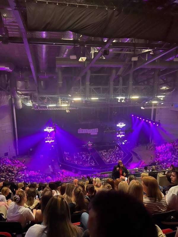 First Direct Bank Arena, bloc: 325, rangée: P, place: 18