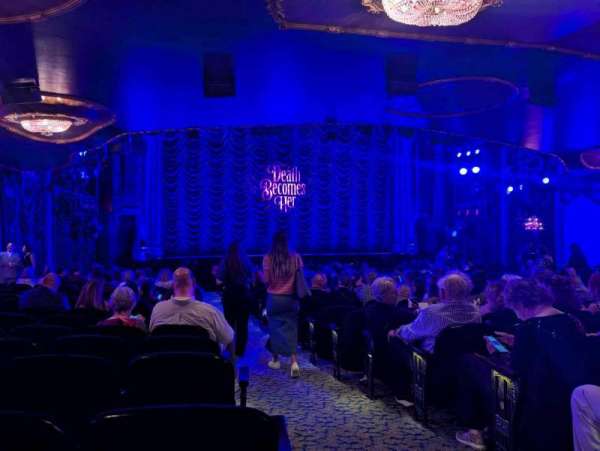 Lunt-Fontanne Theatre, bloc: Orchestra L, rangée: W, place: 1