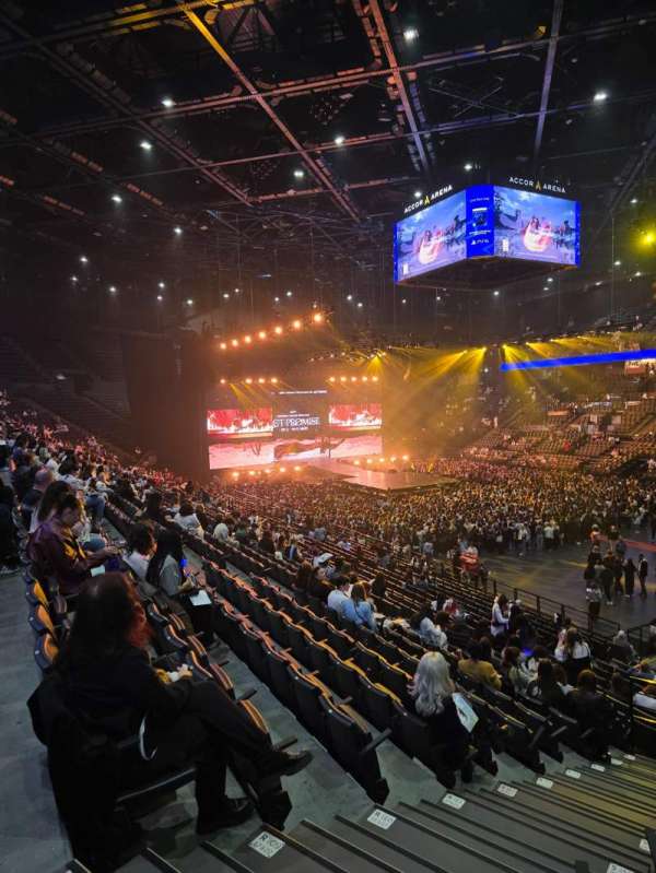 Accor Arena, bloc: Gradin S, rangée: 6, place: 2