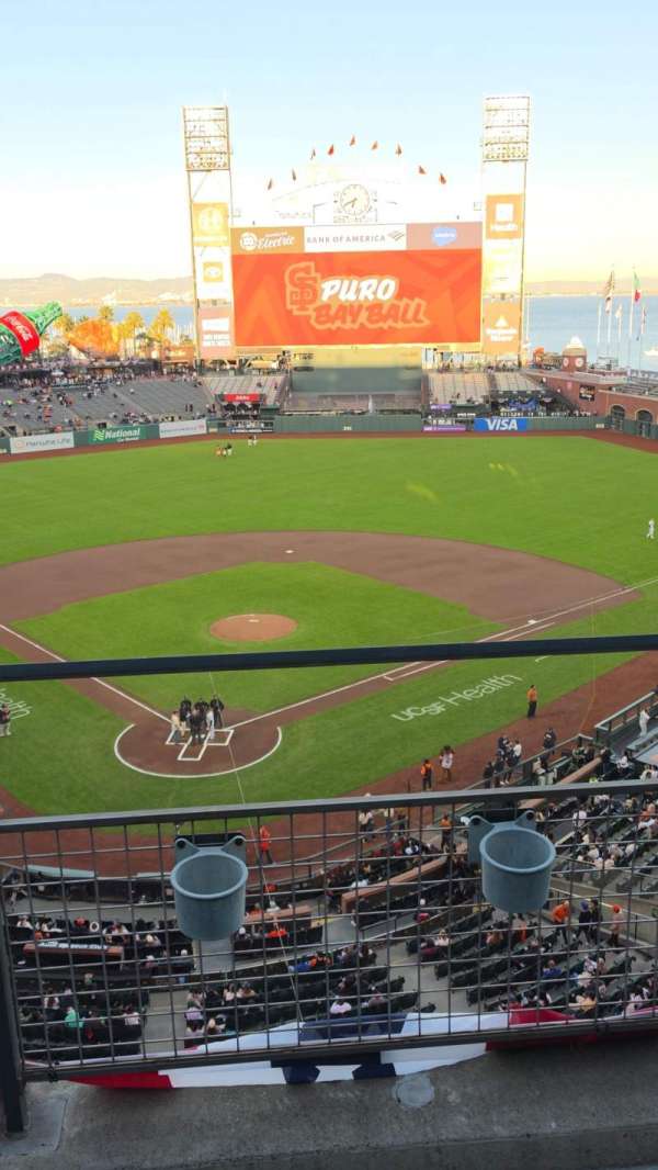 Oracle Park, bloc: VB314, rangée: B, place: 8