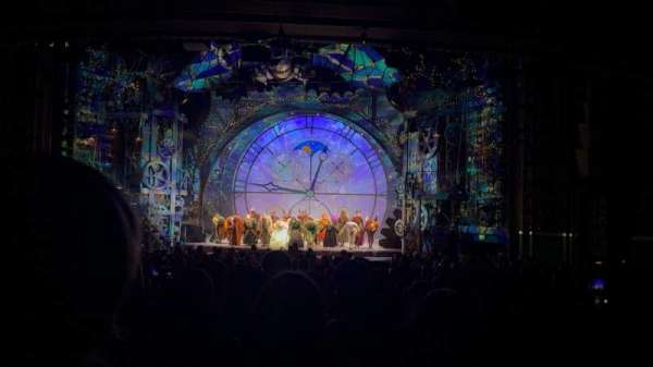 Apollo Victoria Theatre, bloc: Stalls, rangée: ZA, place: 16