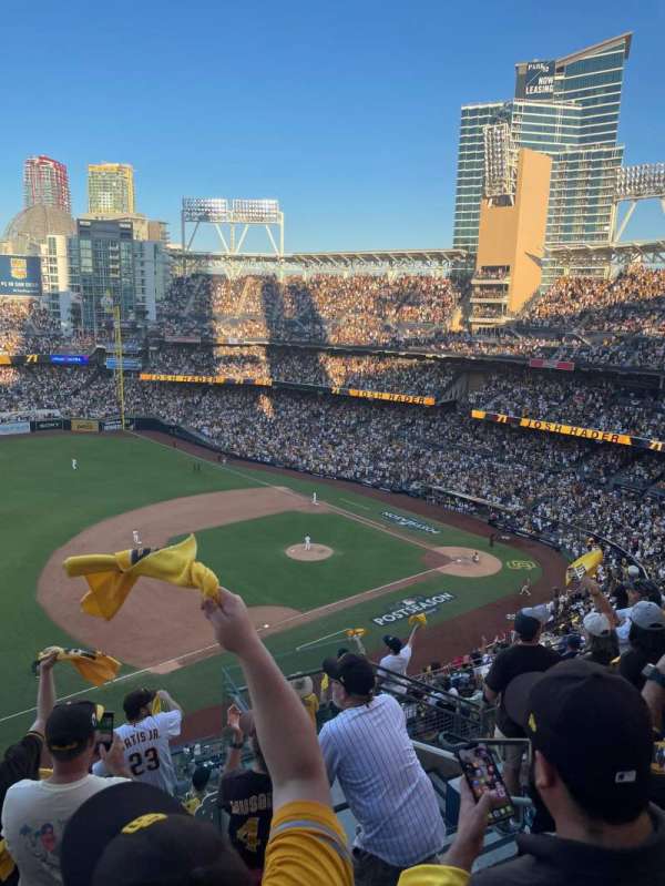 Petco Park, bloc: 318, rangée: 13, place: 5