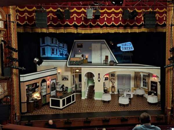 Grand Theatre, Wolverhampton, bloc: Dress Circle, rangée: E, place: 23