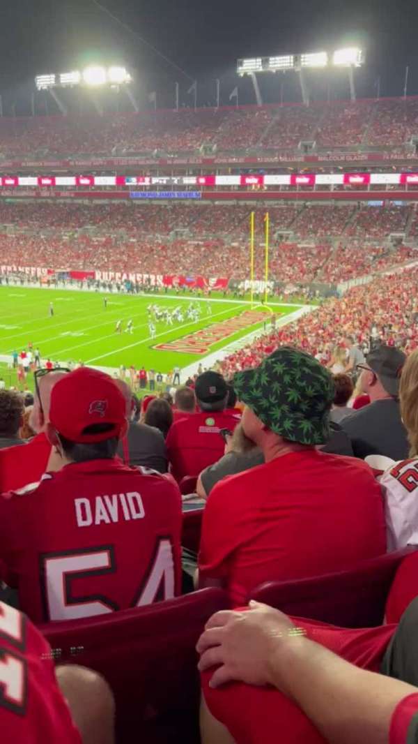 Raymond James Stadium, bloc: 218, rangée: N, place: 6