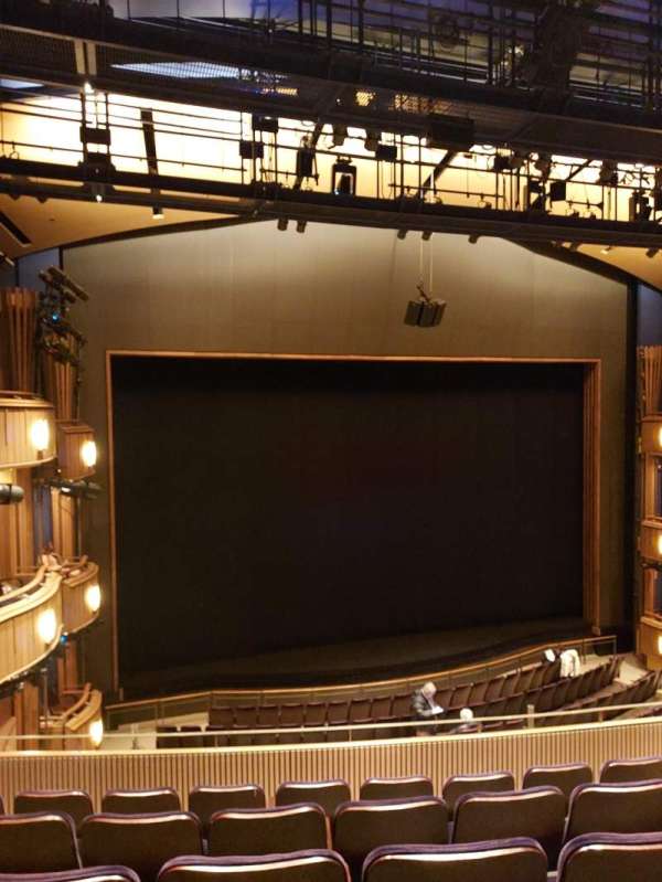 Goodman Theatre - Albert Theatre, bloc: Mezzanine, rangée: EE, place: 33