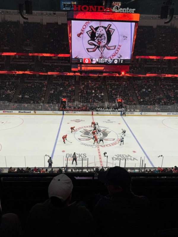 Honda Center, bloc: 434, rangée: C, place: 6