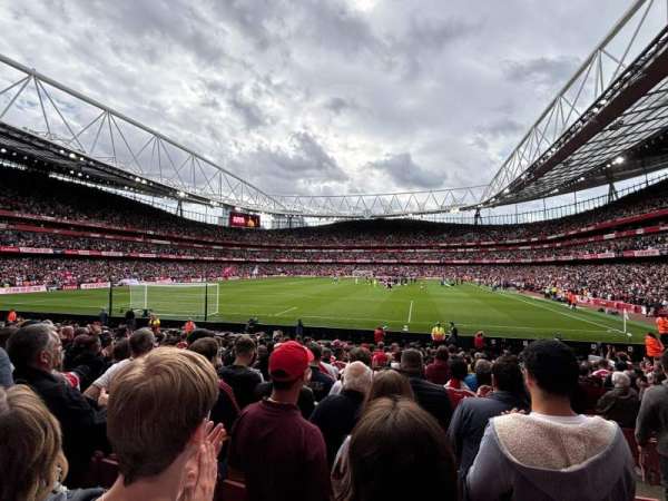 Emirates Stadium, bloc: 7, rangée: 17, place: 216