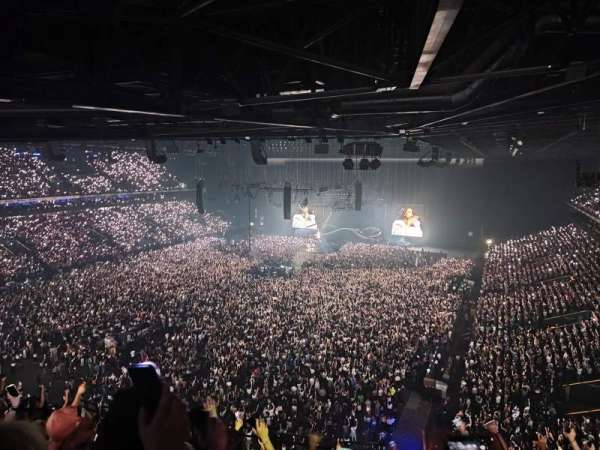 Paris La Défense Arena, bloc: 413, rangée: 56, place: 31