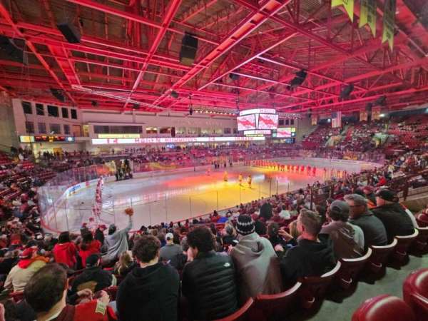 Magness Arena, bloc: 3, rangée: 16, place: 11