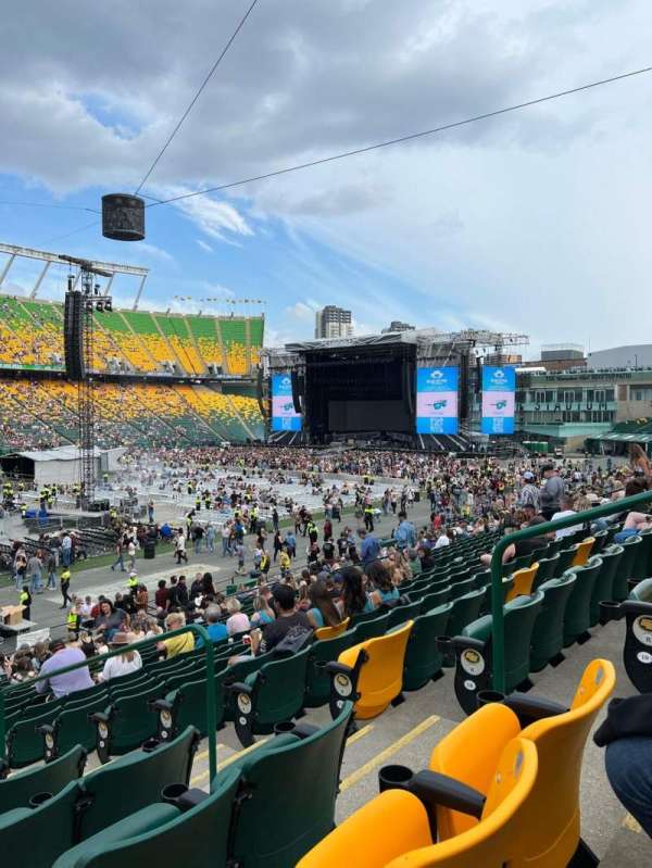 Commonwealth Stadium, Edmonton, bloc: L, rangée: 20, place: 4