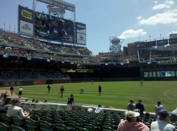 Target Field, bloc: 15, rangée: 11, place: 1