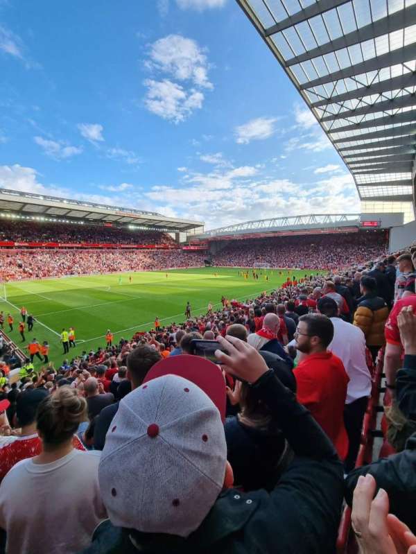Anfield, bloc: L1, rangée: 24, place: 25
