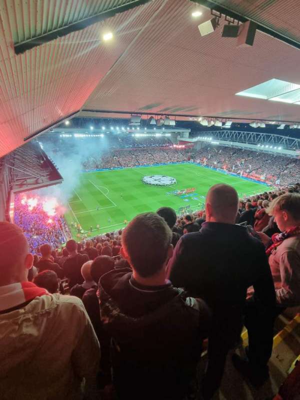 Anfield, bloc: U1, rangée: 72, place: 18