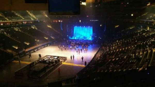 Madison Square Garden, bloc: 206, rangée: 5, place: 7