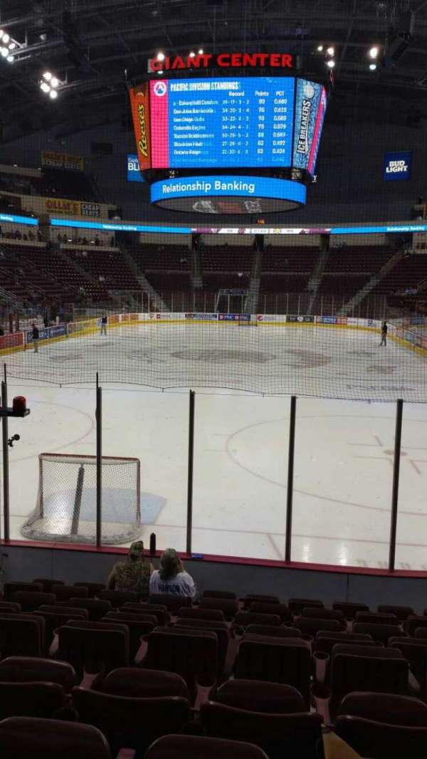 Giant Center, bloc: 101, rangée: J, place: 6