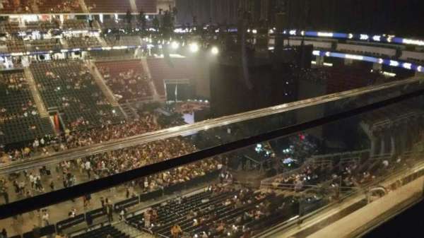Prudential Center, bloc: 111, rangée: 1, place: 4
