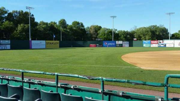 New Britain Stadium, bloc: 117, rangée: D, place: 1