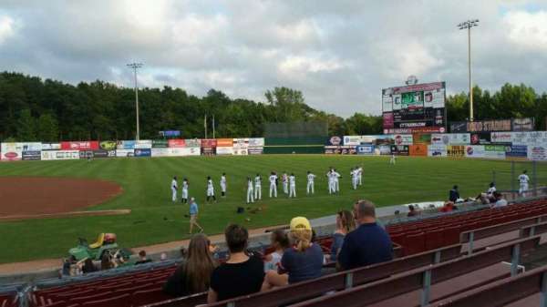 Dodd Stadium, bloc: 3, rangée: N, place: 11