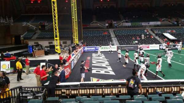 Boardwalk Hall, bloc: 103, rangée: JJ, place: 8
