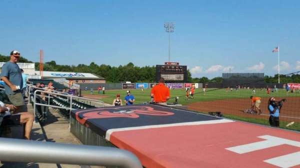 Ripken Stadium, bloc: 112, rangée: A, place: 10