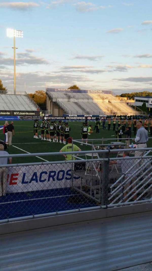 James M. Shuart Stadium, bloc: 4, rangée: D, place: 27
