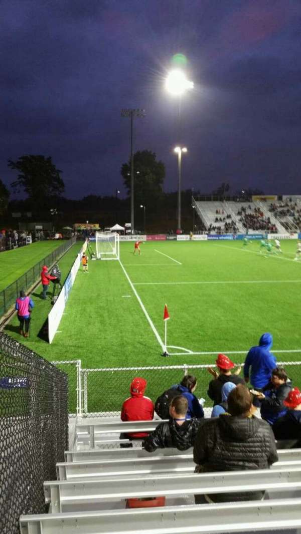 Trinity Health Stadium, bloc: 1, rangée: G, place: 12