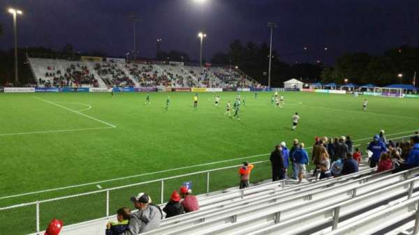 Trinity Health Stadium, bloc: 2, rangée: I, place: 26
