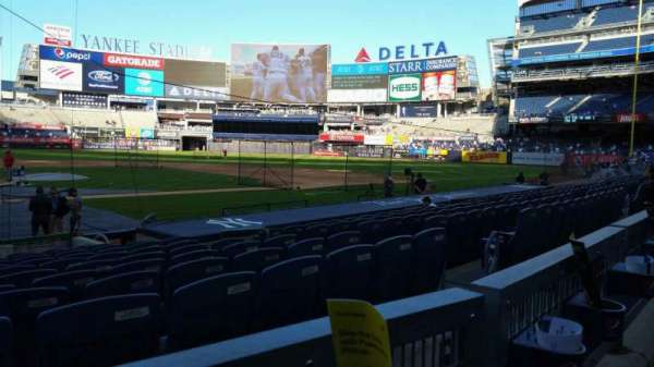 Yankee Stadium, bloc: 117B, rangée: 1, place: 10