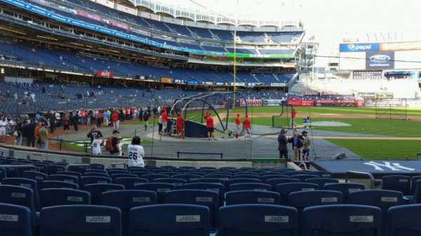 Yankee Stadium, bloc: 117B, rangée: 1, place: 5