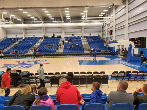 Chase Fieldhouse, bloc: 9, rangée: 6, place: 6