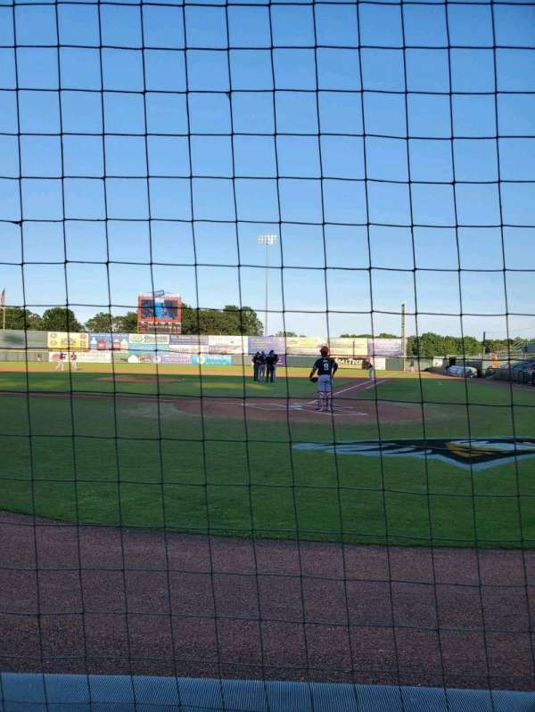 Arthur W. Perdue Stadium, bloc: 105 Field Box, rangée: A, place: 1