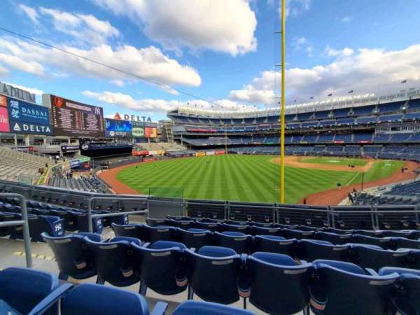 Yankee Stadium, bloc: 232B, rangée: 6, place: 11