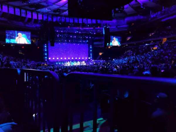 Madison Square Garden, bloc: 119, rangée: 2, place: 12