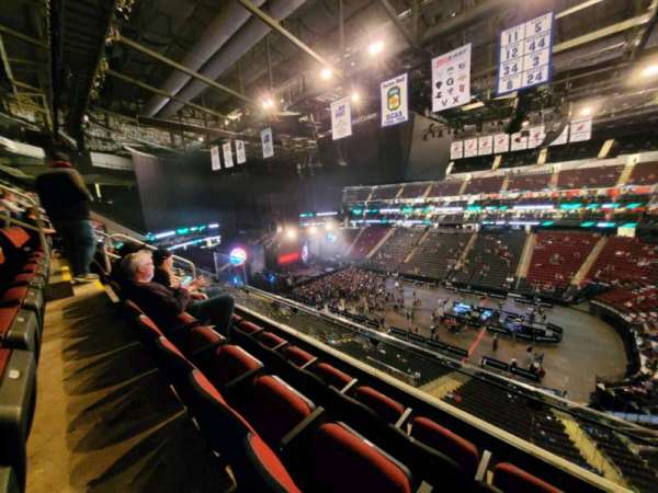 Prudential Center, bloc: 131, rangée: 3, place: 12