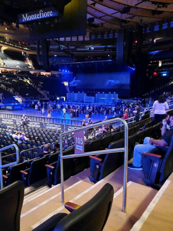 Madison Square Garden, bloc: 105, rangée: 7, place: 13