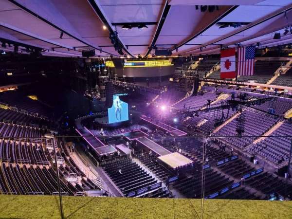 Madison Square Garden, bloc: 302, rangée: 2, place: 6